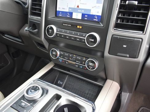 Used 2021 Ford Expedition XLT RWD image 27