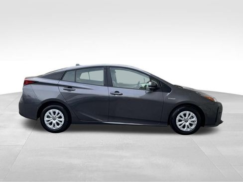 Certified 2022 Toyota Prius LE FWD image 6