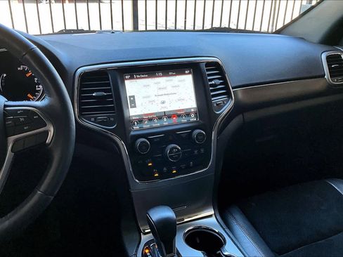 Used 2018 Jeep Grand Cherokee Altitude image 6