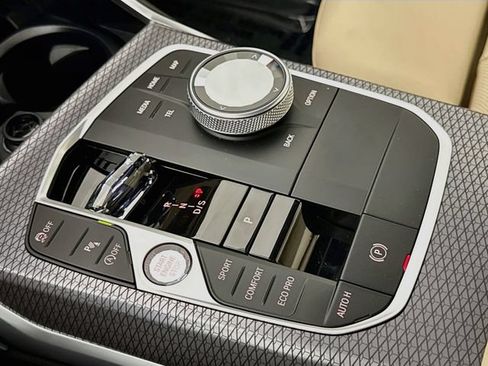 New 2026 BMW 330i xDrive Sedan w/ Premium Package AWD/4WD image 17