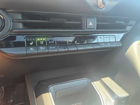 Used 2025 Toyota Crown Signia w/ Advanced Technology Package AWD/4WD image 30