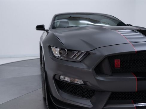 Used 2018 Ford Mustang Shelby GT350R w/ GT350R Equipment Group 920A RWD image 20