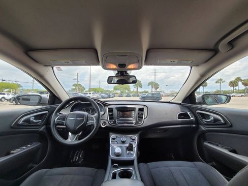 Used 2015 Chrysler 200 Limited FWD image 15