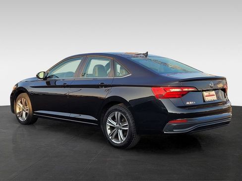 Used 2024 Volkswagen Jetta SE image 6