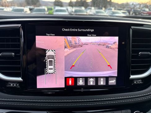 New 2026 Chrysler Pacifica Limited image 19