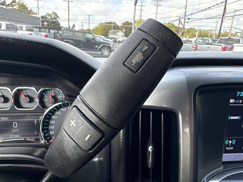 Used 2018 Chevrolet Silverado 1500 LT w/ Midnight Edition image 16