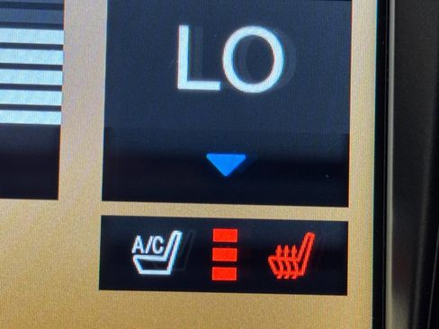 Used 2017 Lincoln MKX Reserve w/ Lincoln MKX Climate Package image 40