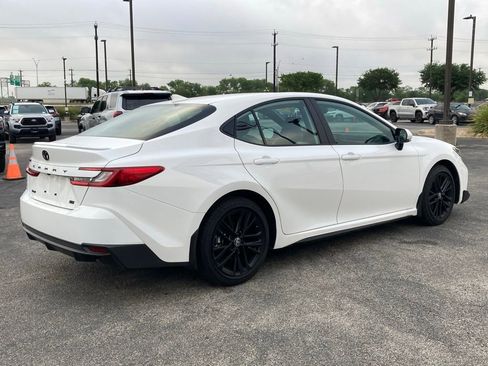 Used 2026 Toyota Camry SE w/ Multimedia Upgrade Package FWD image 5