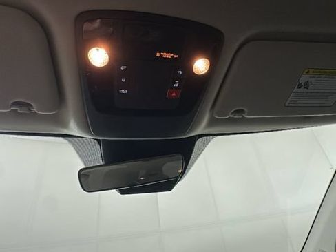 Used 2024 Kia Carnival EX FWD image 26