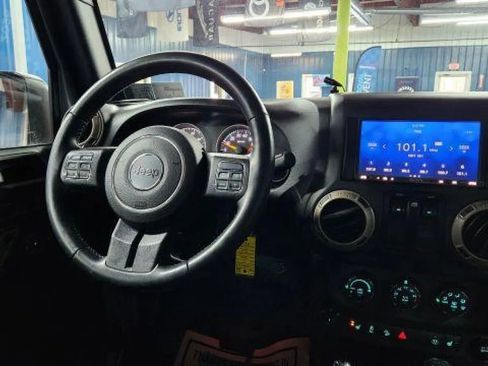 Used 2017 Jeep Wrangler Sahara image 42