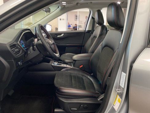 Certified 2022 Ford Escape SEL w/ SEL Stealth AWD Package image 16