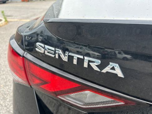 Used 2021 Nissan Sentra SR w/ SR Premium Package FWD image 5