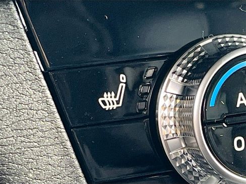 New 2025 Mitsubishi Outlander SE image 21