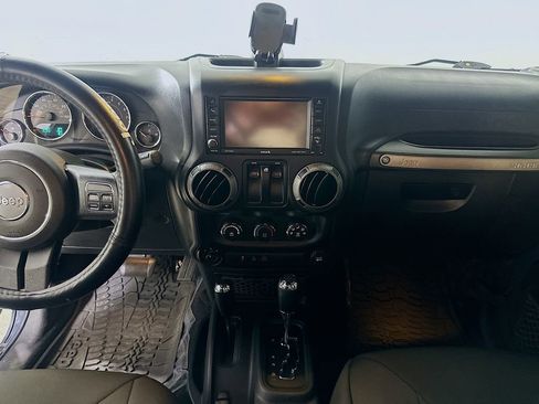 Used 2016 Jeep Wrangler Sport image 15