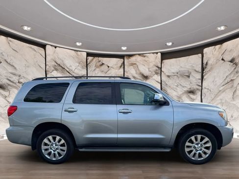 Used 2013 Toyota Sequoia Platinum RWD image 4