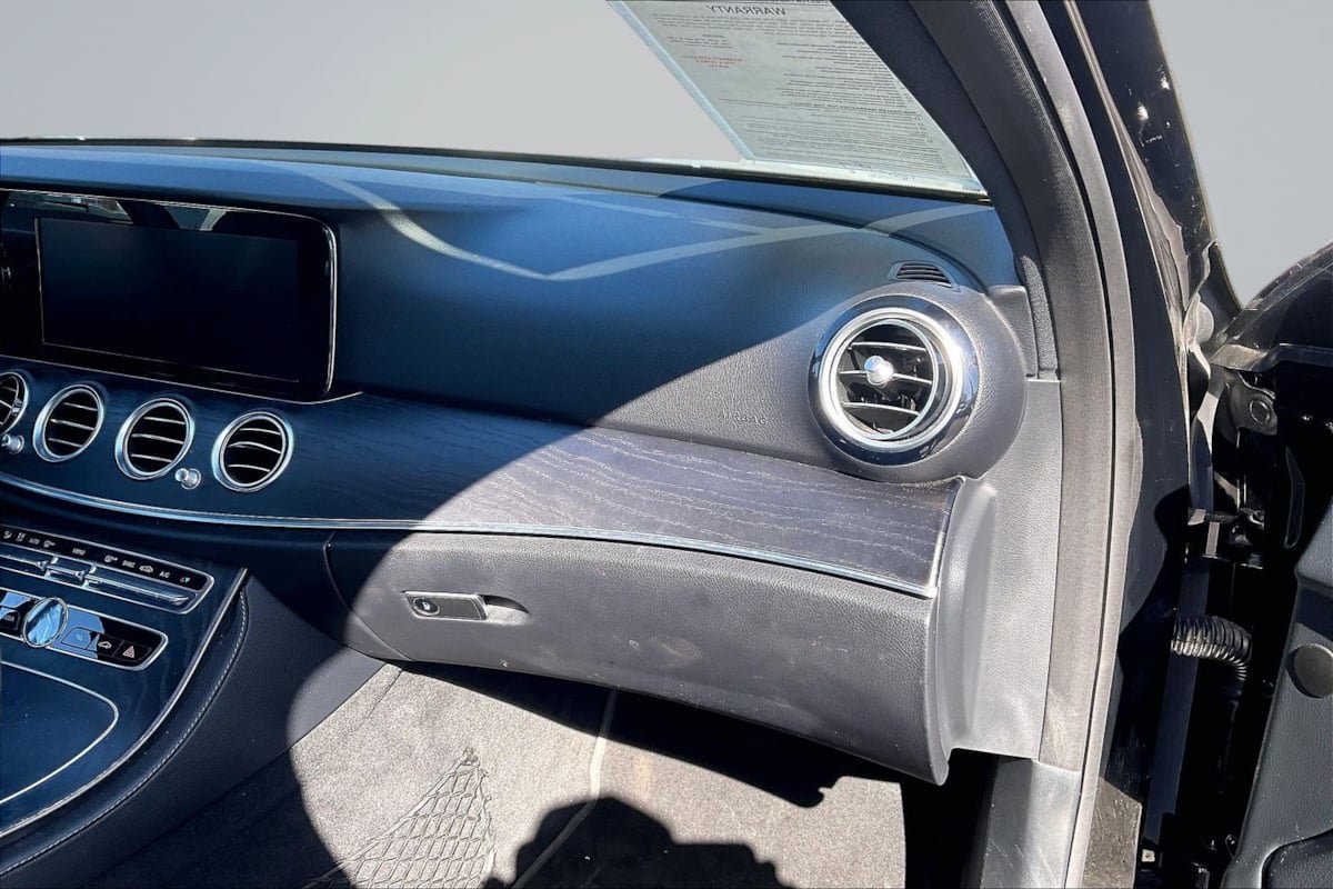 Used 2020 Mercedes-Benz E 350 Sedan image 17