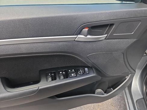 Used 2019 Hyundai Elantra SEL w/ Cargo Package image 14