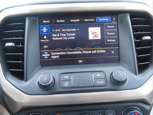 Used 2021 GMC Acadia Denali w/ Denali Technology Package FWD image 17
