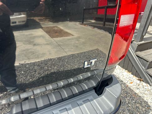 Used 2015 Chevrolet Colorado LT w/ LT Convenience Package image 8