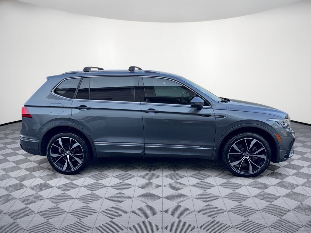Used 2024 Volkswagen Tiguan SEL R-Line w/ MDO Package, Two-Row AWD/4WD image 8