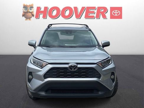 Used 2019 Toyota RAV4 XLE w/ Convenience Package FWD image 3