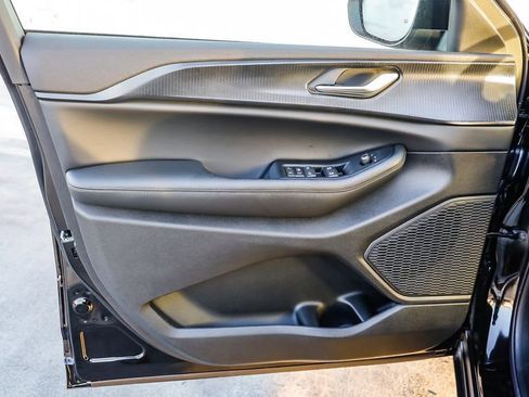 New 2025 Jeep Grand Cherokee Laredo X w/ Luxury Tech Group I image 22