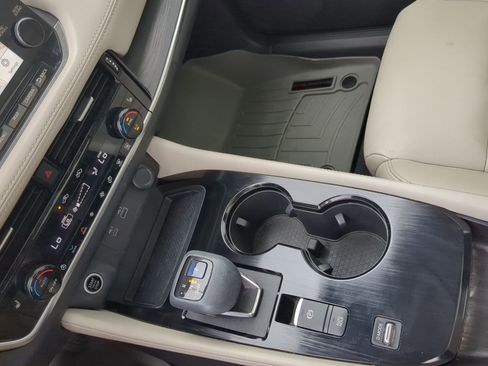 Used 2021 Nissan Rogue SL w/ Premium Package image 19