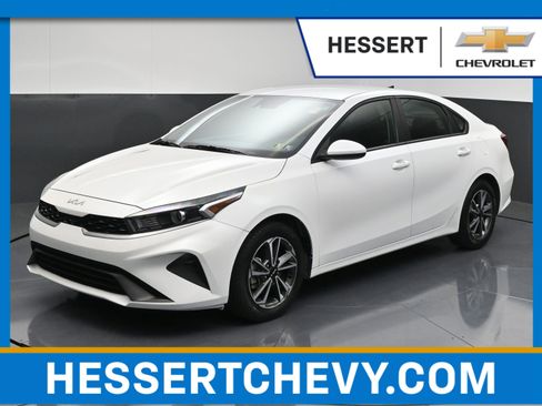 Used 2023 Kia Forte LXS FWD image 1