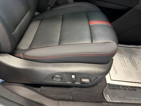 Used 2026 Chevrolet Traverse RS AWD/4WD image 18