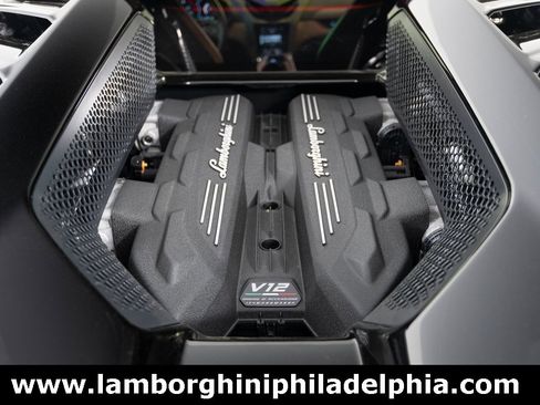 Used 2024 Lamborghini Revuelto image 44
