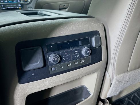 Used 2020 Chevrolet Suburban LT image 28