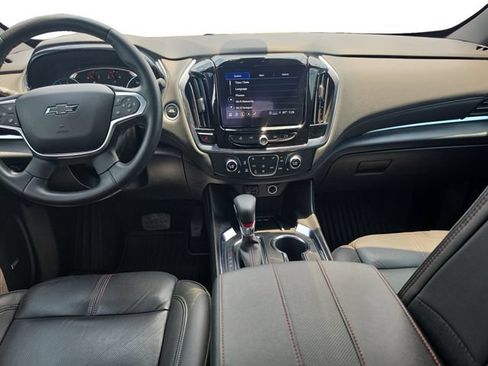 Used 2023 Chevrolet Traverse RS AWD/4WD image 12