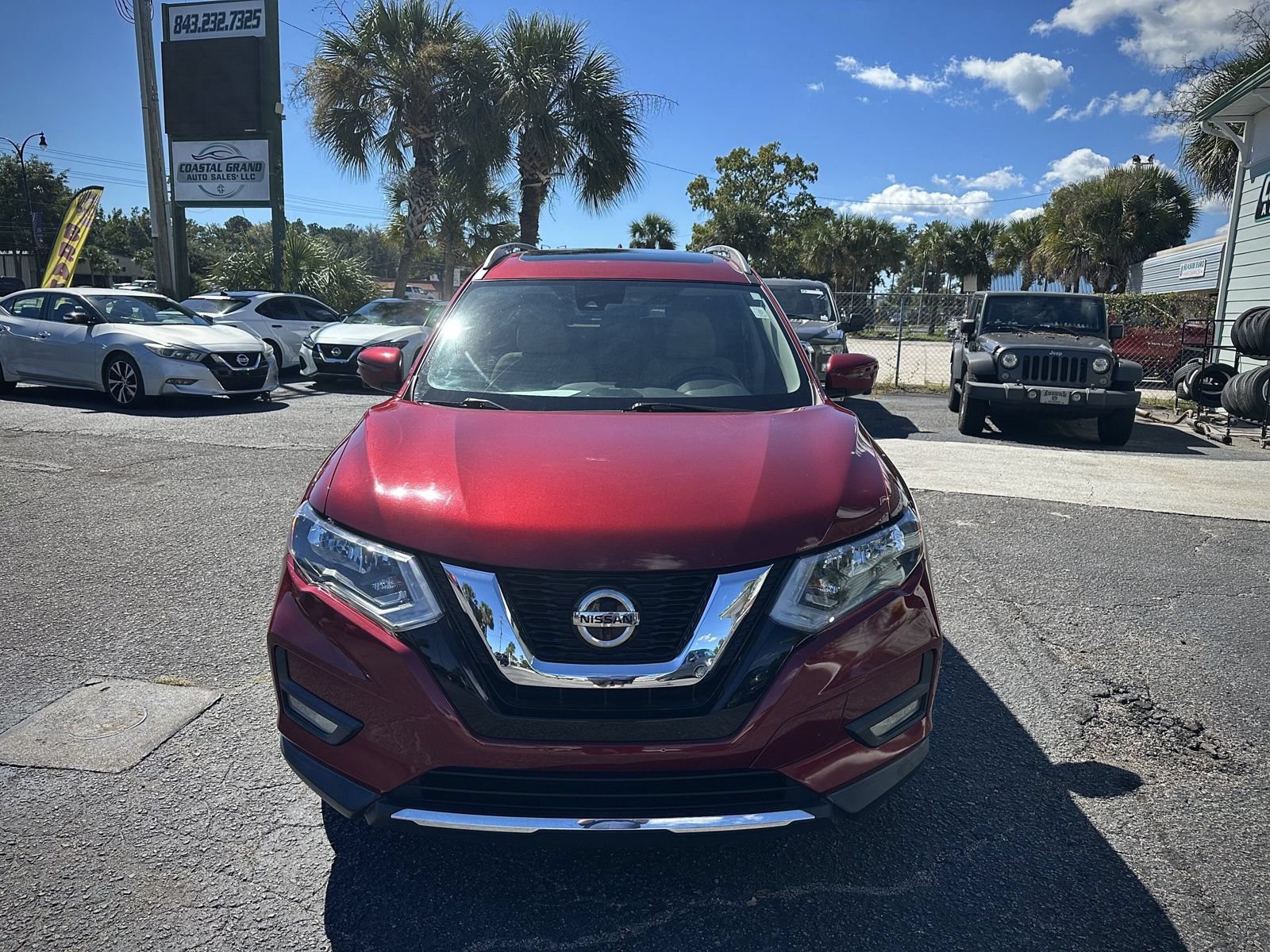 Used 2020 Nissan Rogue SV w/ Sun & Sound Touring Package FWD image 2