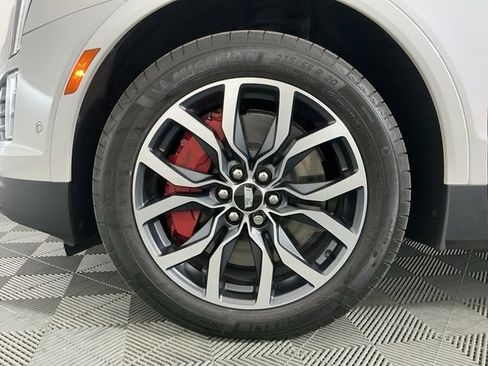 Used 2025 Cadillac XT5 Sportv w/ Technology Package AWD/4WD image 35