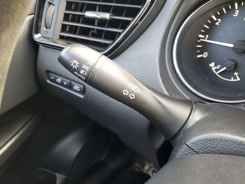 Used 2020 Nissan Rogue Sport S image 30