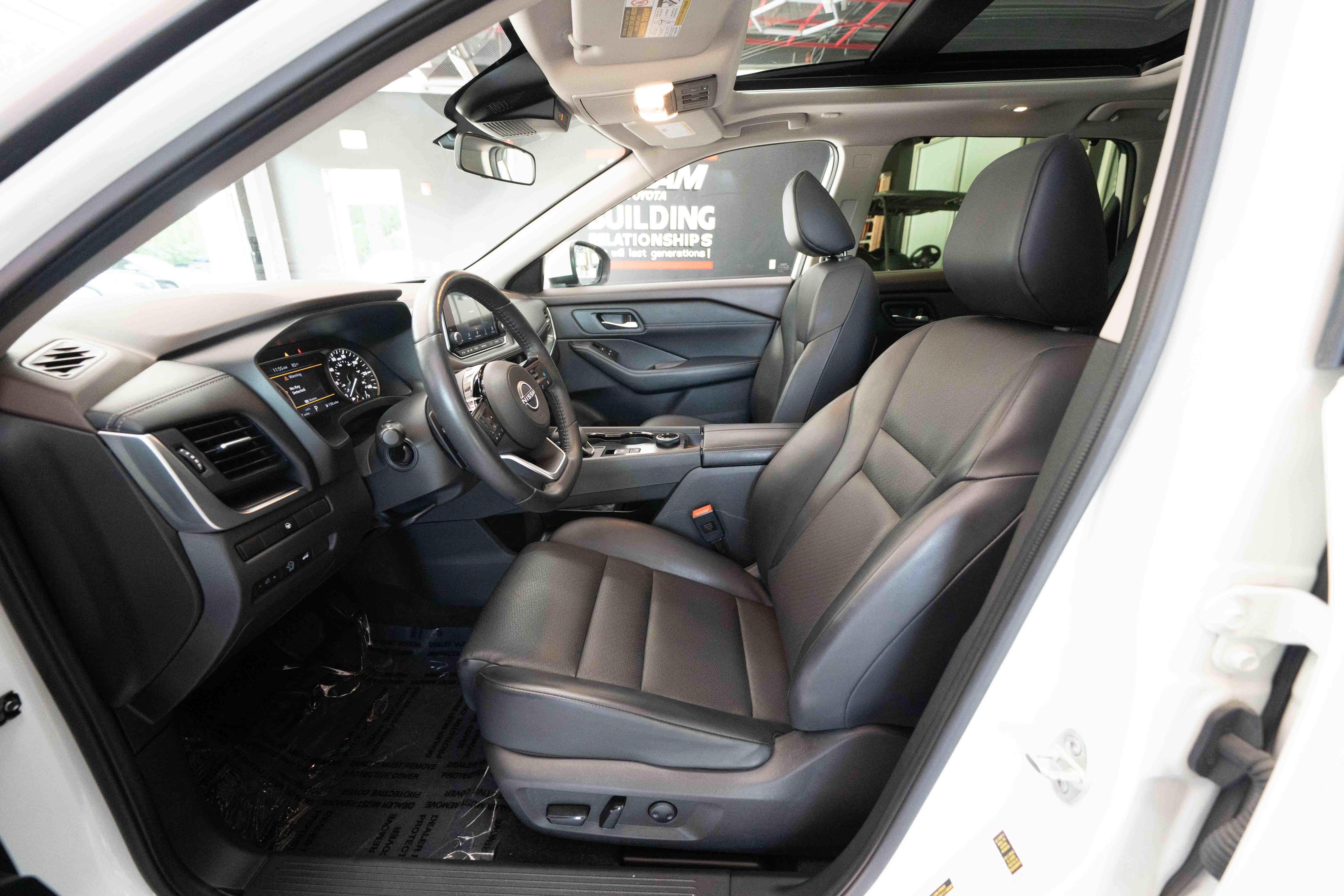 Used 2023 Nissan Rogue SV w/ SV Premium B Package AWD/4WD image 9