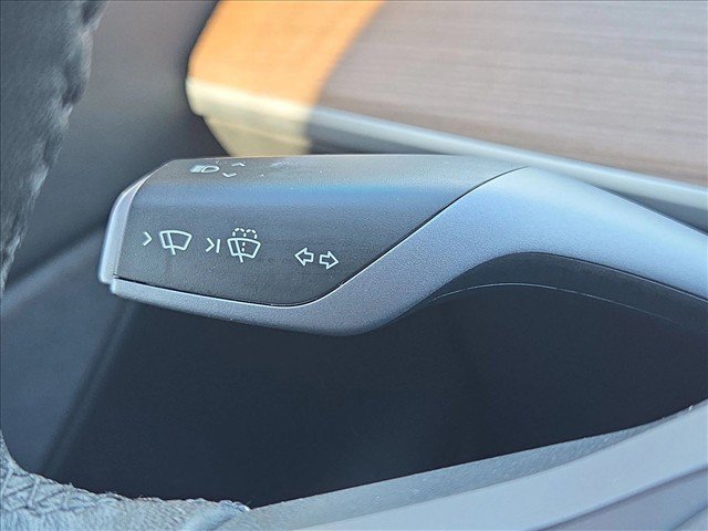 Used 2022 Tesla Model Y Long Range AWD/4WD image 15