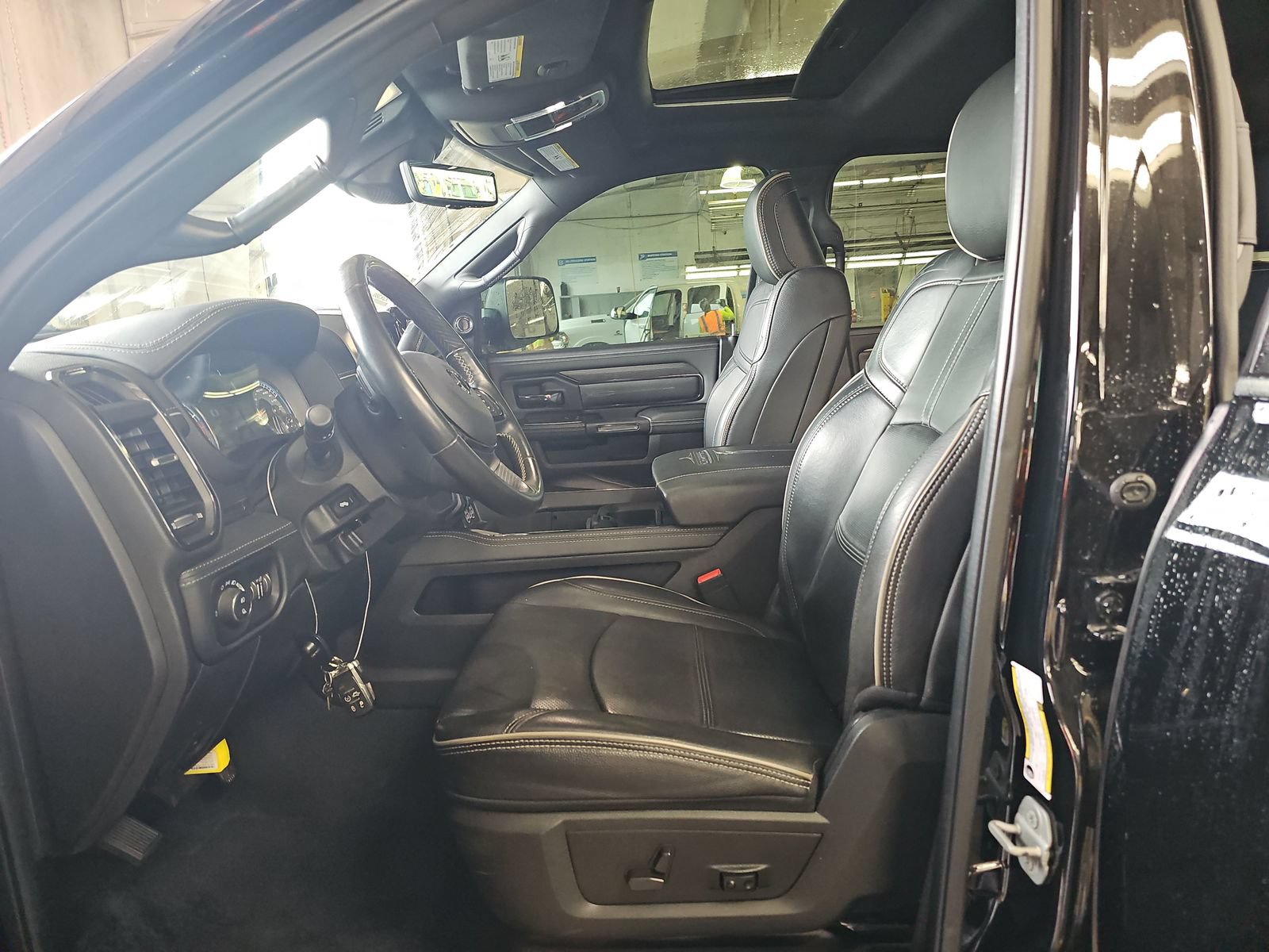 Used 2022 RAM 3500 Limited AWD/4WD image 12