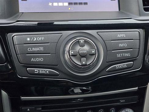 Used 2017 Nissan Pathfinder S image 20