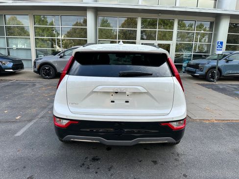 New 2025 Kia Niro Wind w/ Wind Preserve Package image 6