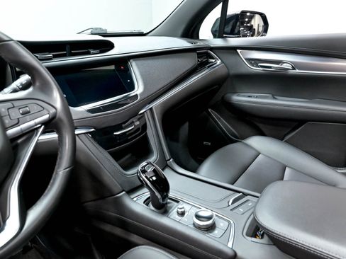 Used 2022 Cadillac XT6 Luxury FWD image 12