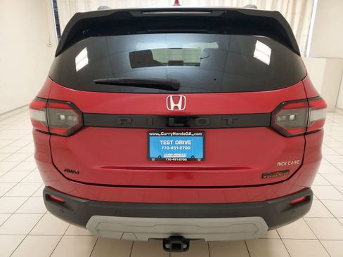 Certified 2023 Honda Pilot TrailSport image 30