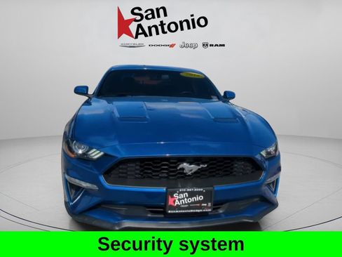 Used 2018 Ford Mustang Coupe RWD image 4
