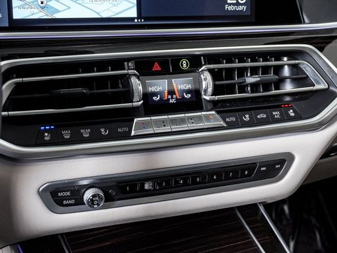 Used 2020 BMW X5 M50i w/ Executive Package image 24