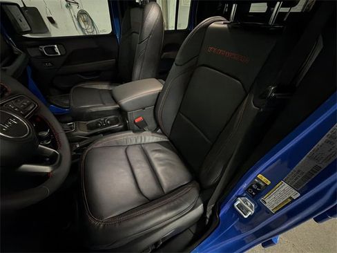 Used 2024 Jeep Gladiator Rubicon w/ Technology Group image 52