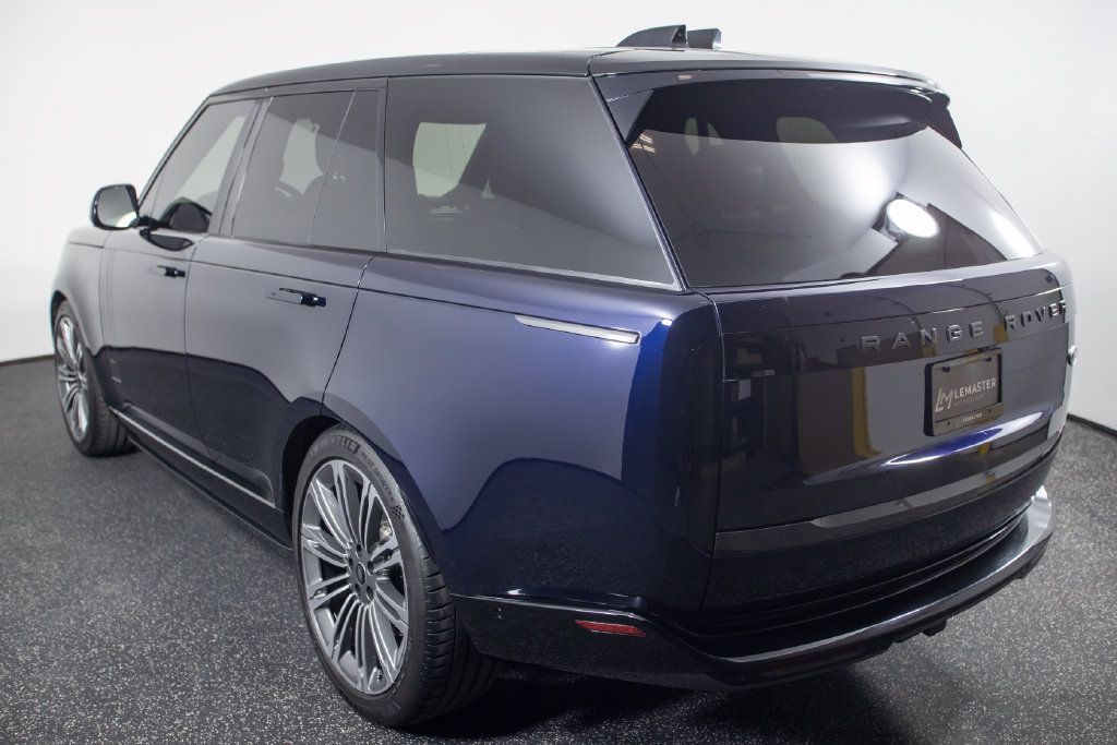Used 2023 Land Rover Range Rover SE AWD/4WD image 8