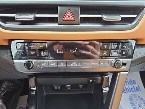 Certified 2024 Kia Seltos EX AWD/4WD image 17