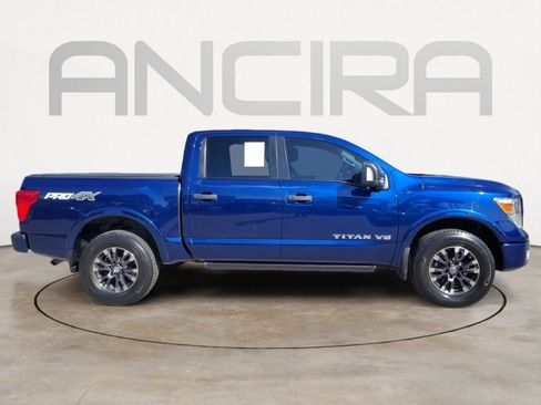 Used 2018 Nissan Titan PRO-4X w/ Pro-4x Convenience Package AWD/4WD image 12
