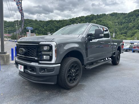 New 2026 Ford F250 XLT w/ XLT Premium Package AWD/4WD image 3
