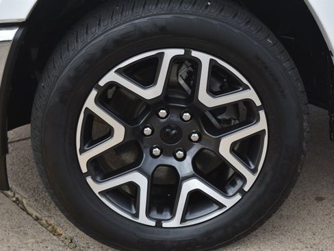 Used 2025 RAM 1500 Laramie AWD/4WD image 11